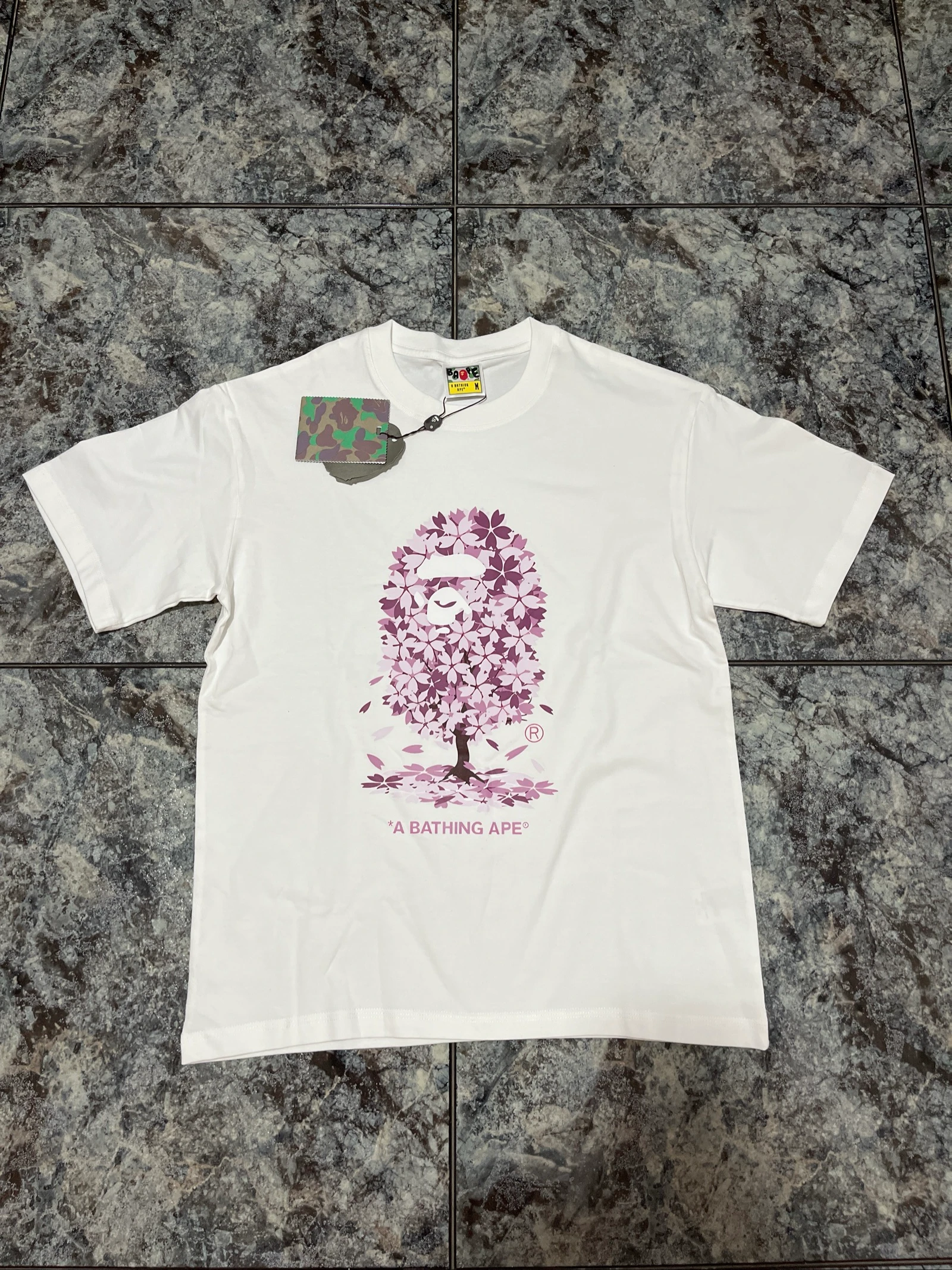 T-shirt bape